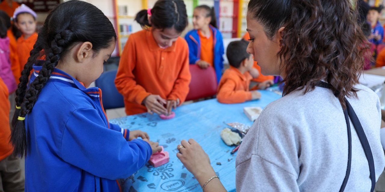 Selçuklu Sanat Ve Tasarım Atölyesi’nden Dış Mahallelerdeki Öğrencilere Sanat Etkinliği
