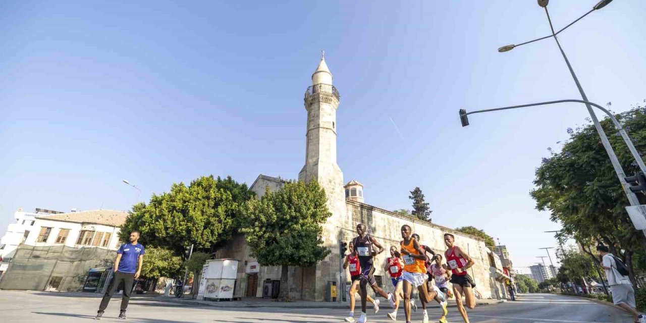 Uluslararası Tarsus Yarı Maratonu’nda Türk Sporcular Damga Vurdu