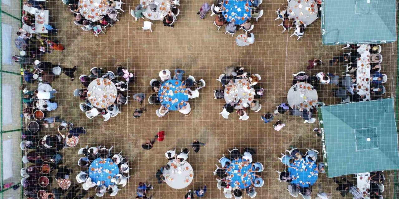 Yörük Köyünde İmece Usulü Yöresel Yemeklerle Gastronomi Şenliği