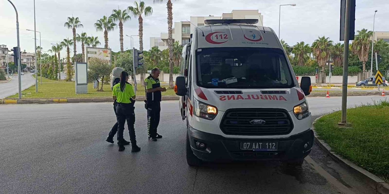 Manavgat’ta Devrilen Motosikletin Sürücüsü Yaralandı