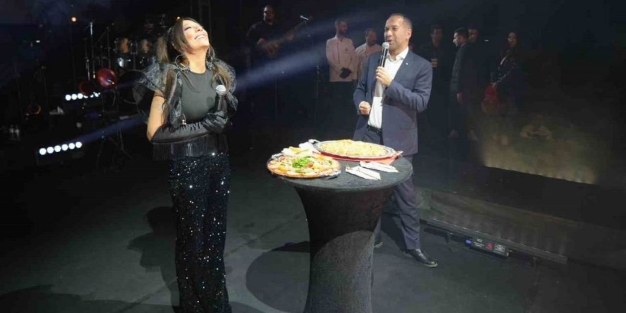 Işın Karaca, Niğdelilere Unutulmaz Bir Konser Verdi