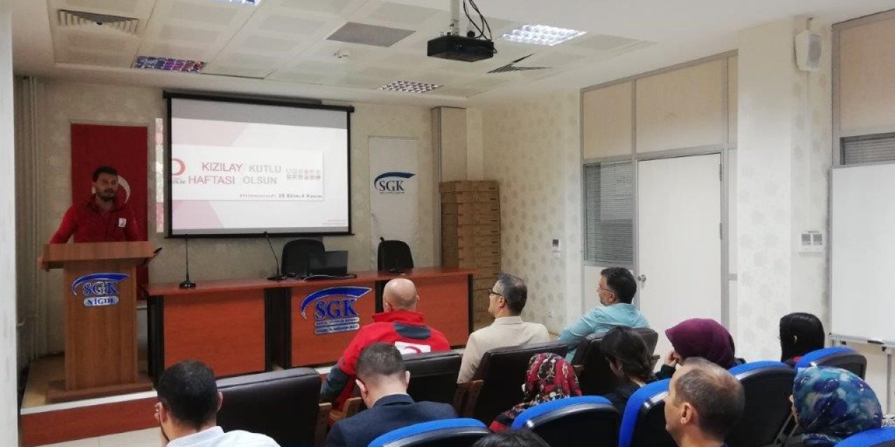 Niğde SGK Personeline Kızılay Haftası Bilgilendirme Semineri