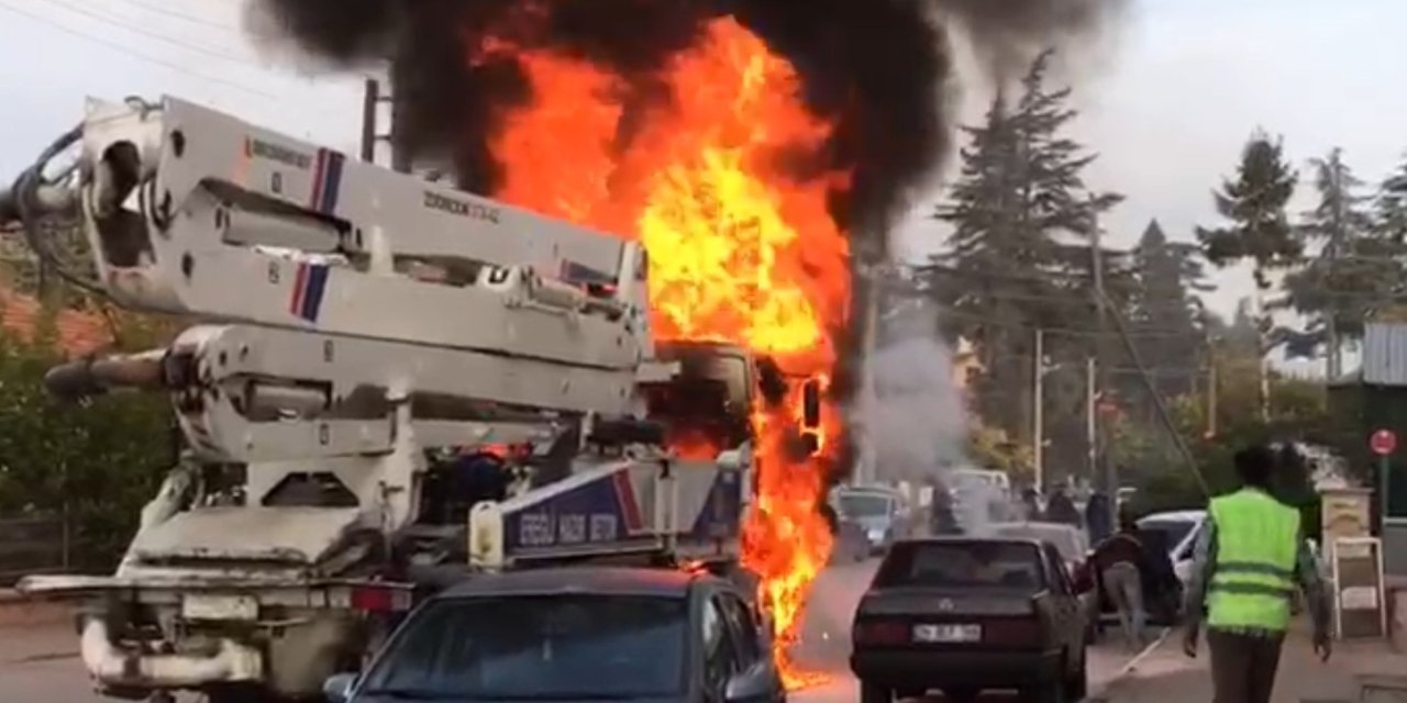Beton Pompası Alev Alev Yandı