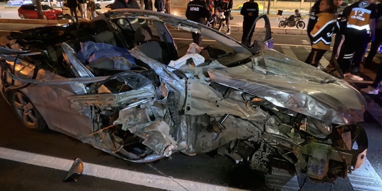 Aksaray’da Otomobil Tıra Çarptı: 1 Ölü