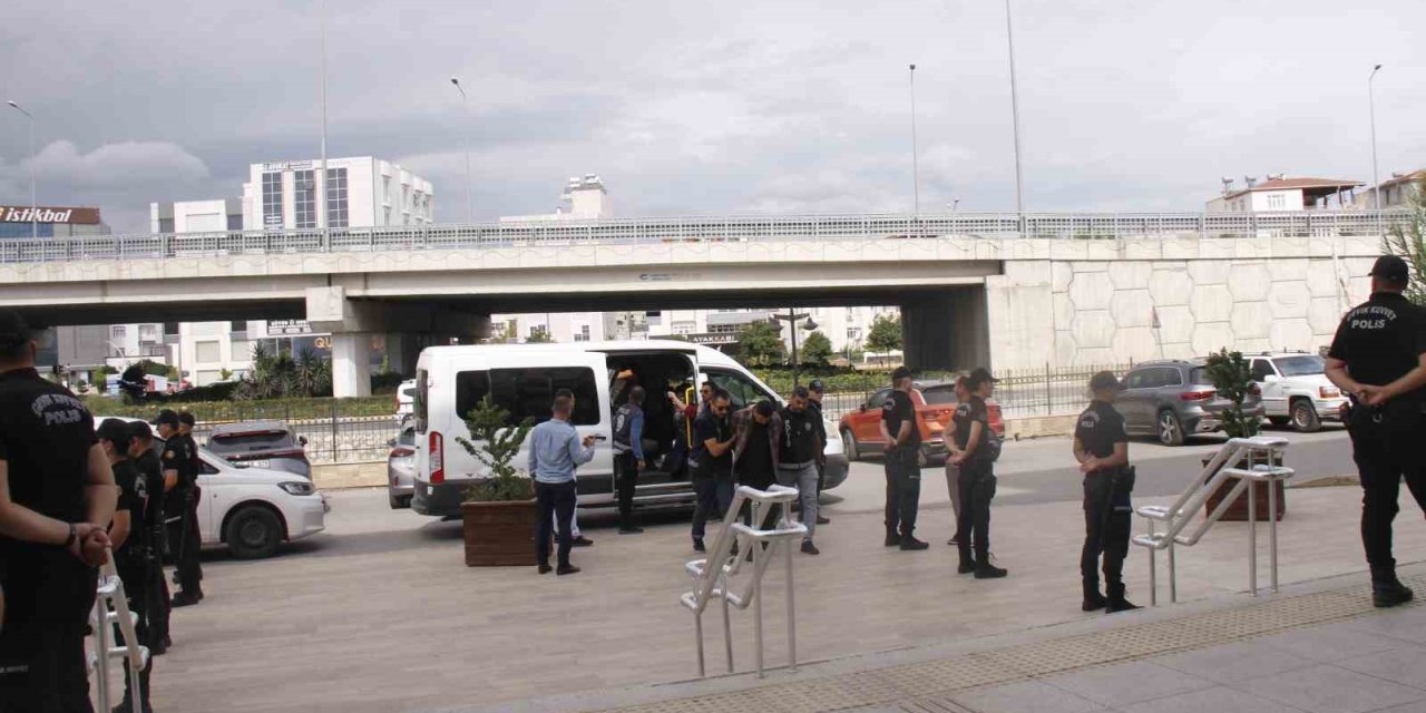 Antalya’da İki Kişinin Öldüğü Silahlı Kavgaya İlişkin 6 Tutuklama