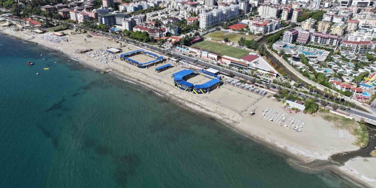 Alanya Belediyesi’nden Ücretsiz Plaj Voleybolu Etkinliği Ve Halk Turnuvası