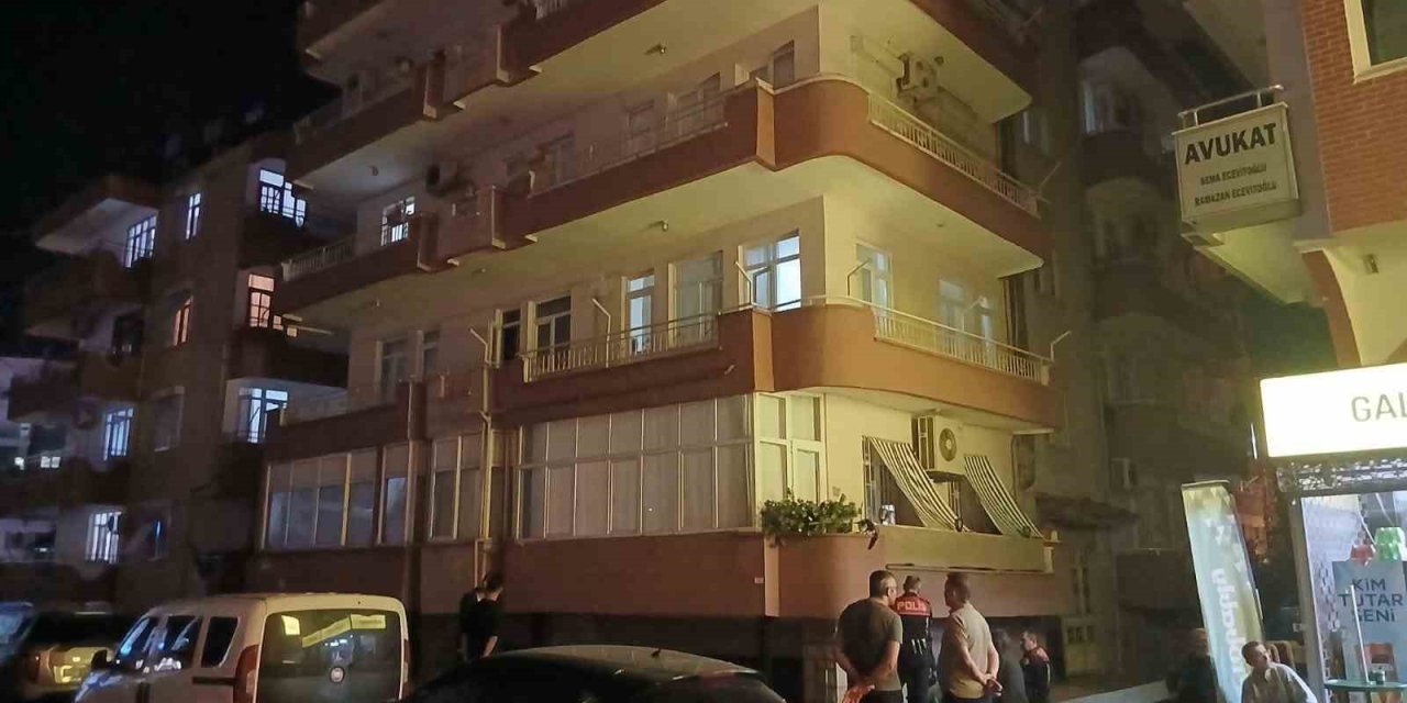 Yakınlarının Kayıp İhbarında Bulunduğu Adam Evinde Ölü Bulundu