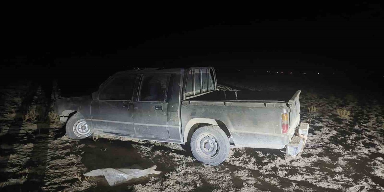 Konya’da Kontrolden Çıkan Pikap Şarampole Devrildi: 2 Yaralı