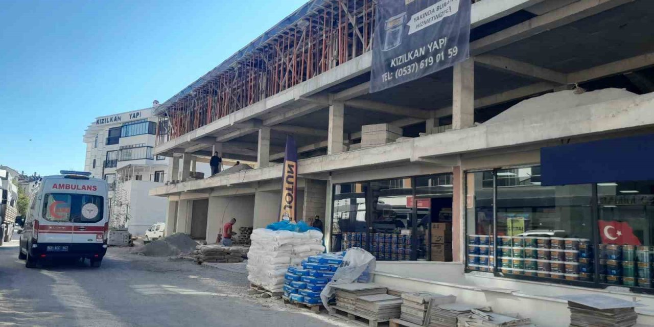 Dengesini Kaybetti, 5 Metre Aşağıya Düştü