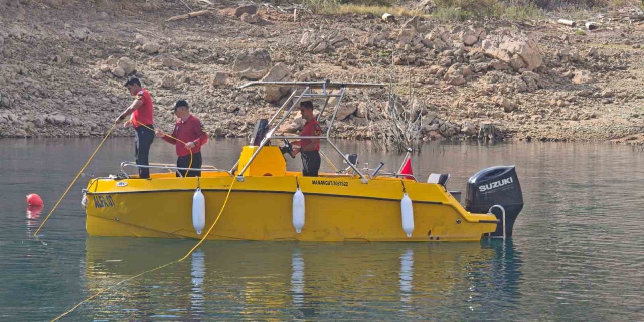 Baraj Gölünde Kaybolan İrlandalı Turisti Arama Çalışmaları 4. Gününde Devam Etti: Sualtı Dron Ve Robotla Arandı