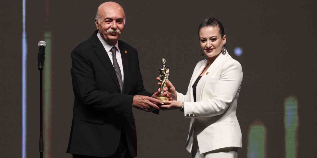 Altın Portakal’da "onur, Emek, Başarı" Ödülleri Sahiplerini Buldu