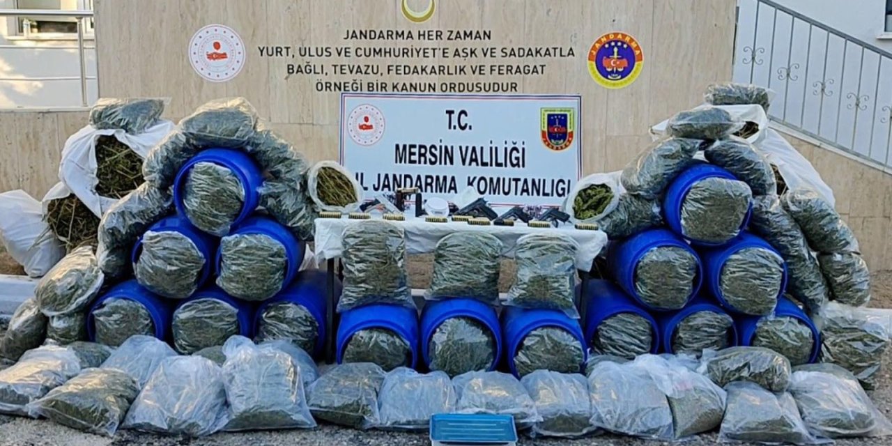 Uyuşturucu Satıcılarına Şafak Operasyonu: Yüzlerce Kilo Uyuşturucu Ve 5 Tabanca Ele Geçirildi