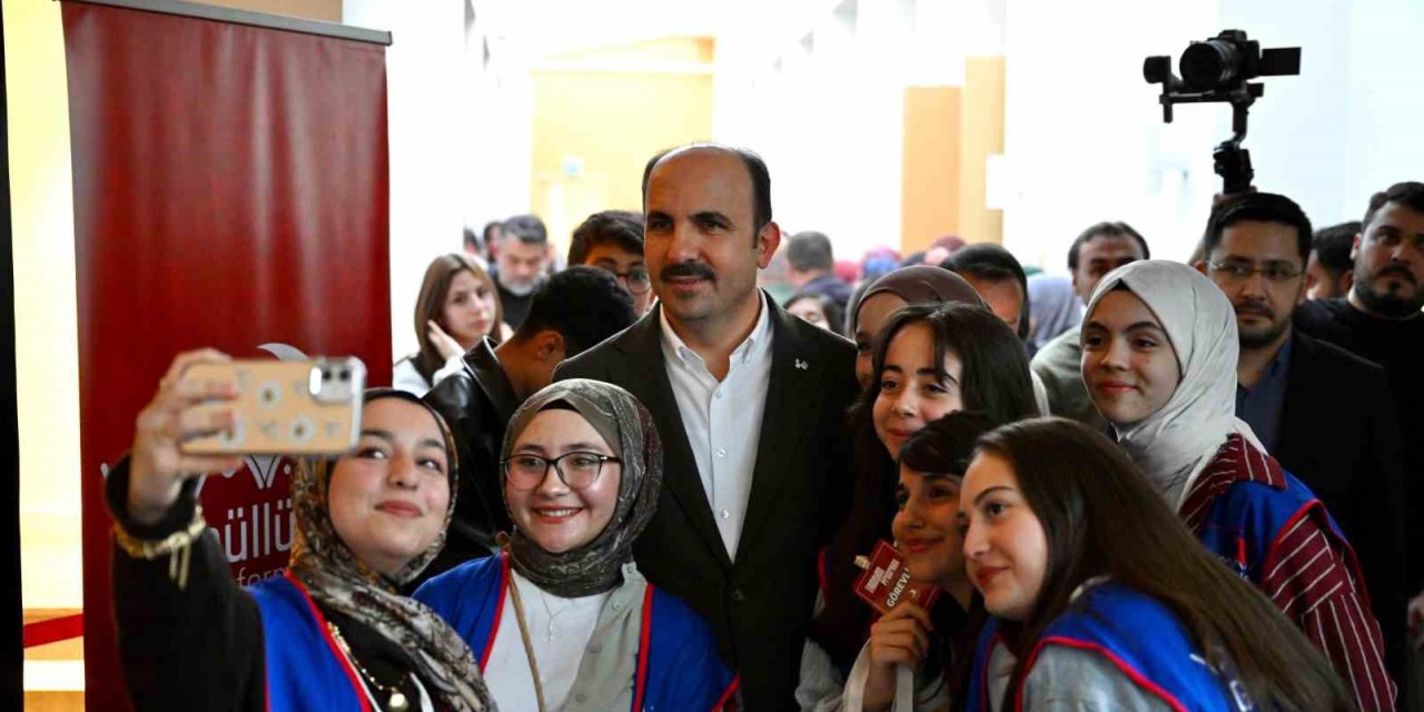 Başkan Altay, Liman Gönüllüleri Platformu Üyesi Gençlerle Buluştu: