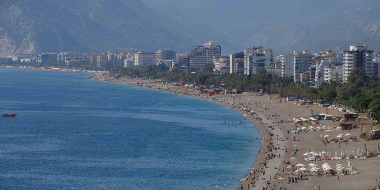 Türkiye Kışı Yaşarken Antalya’da Yazdan Kalma Günler
