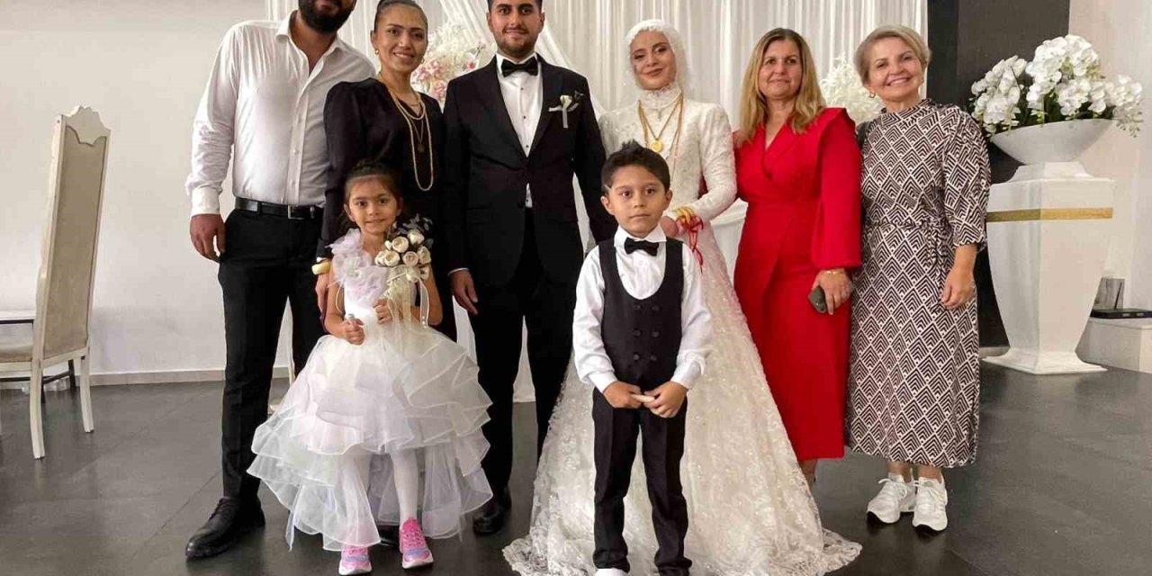 Tek Torununa Düğünde Takı Olarak Ev, Araba Ve Tarla Hediye Etti