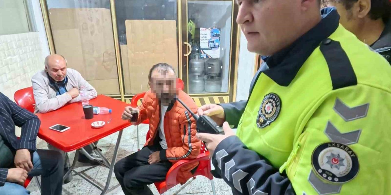 Yasal Sınırın 8 Kat Üzerinde Alkollü Halde Kaza Yaptı, Kahveye Oturup Çay İçti