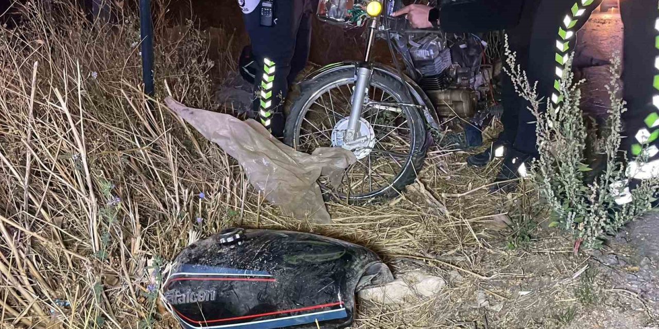 Karaman’da Motosiklet Şarampole Devrildi