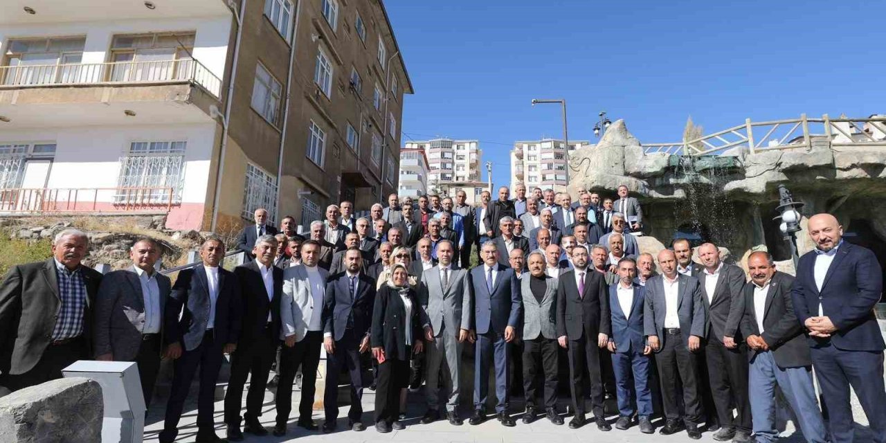 Başkan Özdemir Ve Milletvekili Uzkurt Muhtarlarla Buluştu