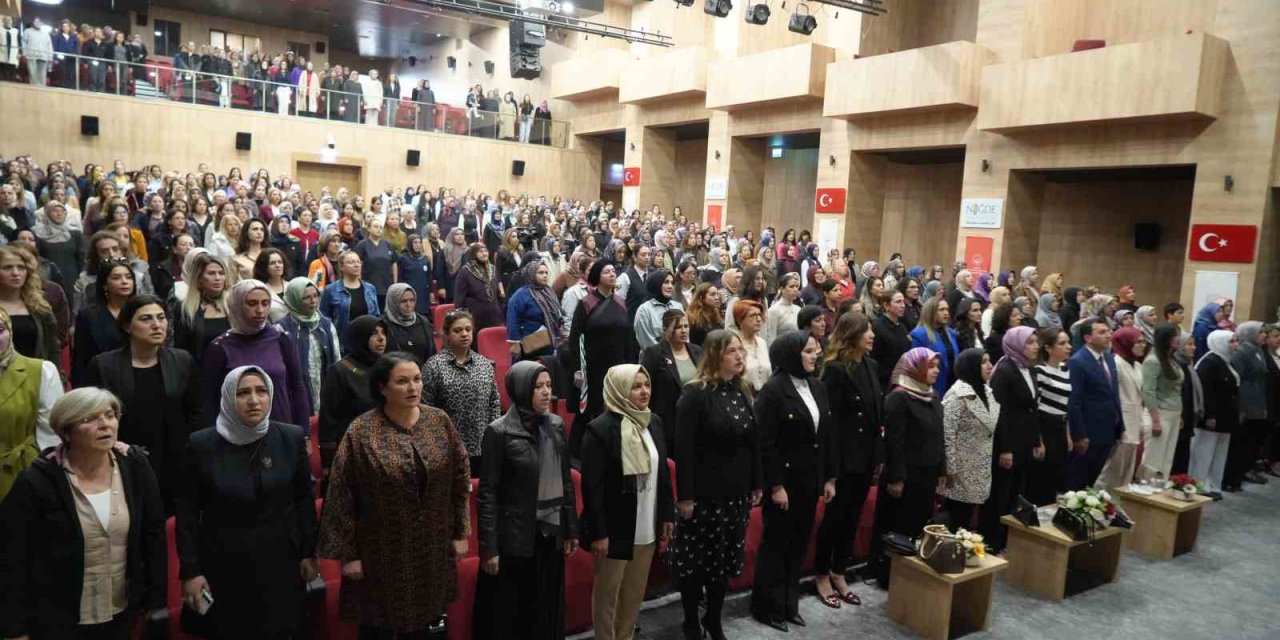 Niğde’de “Gönül Elçileri ile Koruyucu Aile” Programı Büyük İlgi Gördü