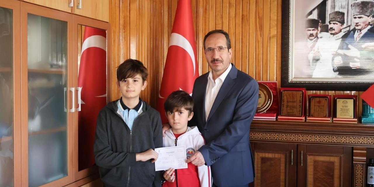 Akşehirli Minik Kardeşlerden Filistin’e Anlamlı Destek