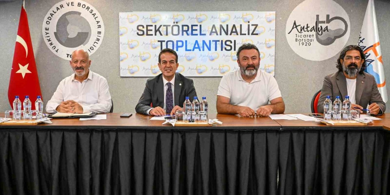 Antalya’da Kesme Çiçek Sektörünün Sorunları Masaya Yatırıldı