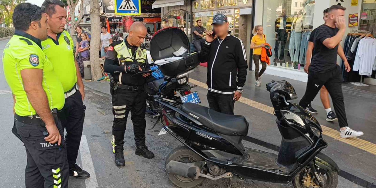 Yayaya Yol Veren Otomobile Arkadan Çaptı: 41 Bin 163 Tl Ceza Yedi