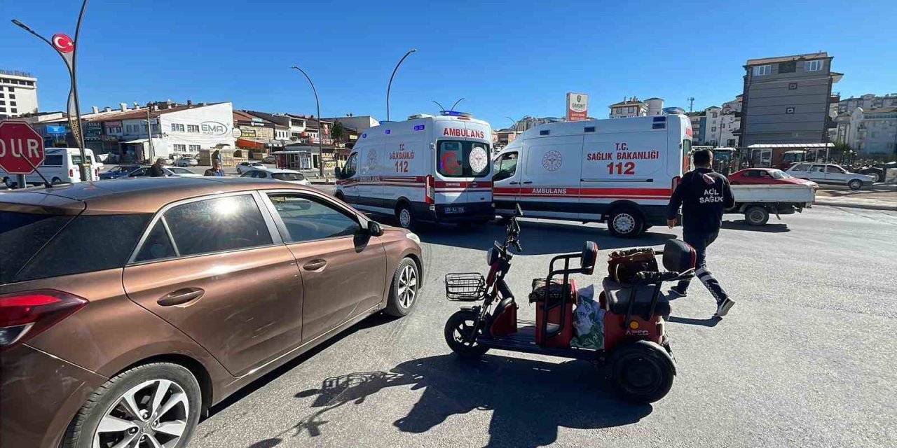 Karaman’da Otomobil ile Elektrikli Bisiklet Çarpıştı: 1 Yaralı