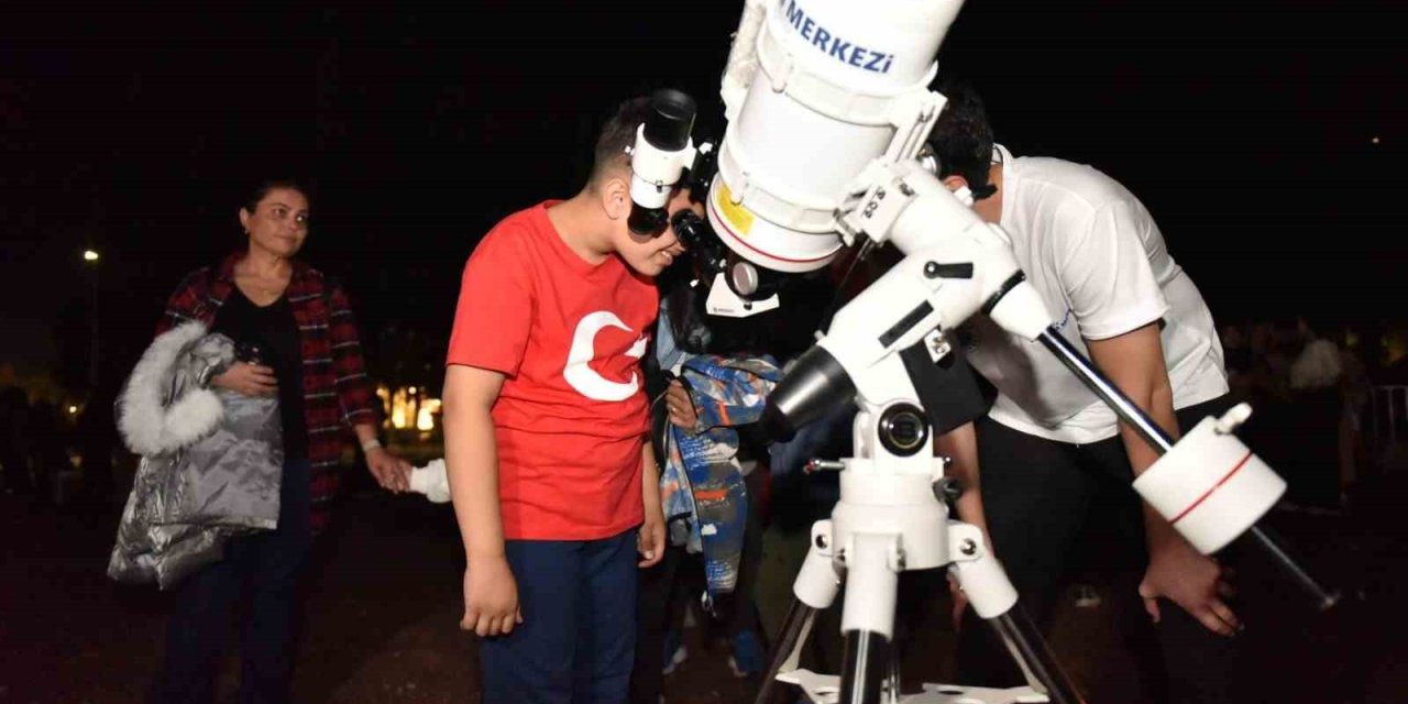 Kepez’de "cumhuriyet Ve Bilimle Gece Gözlemi" Etkinliği