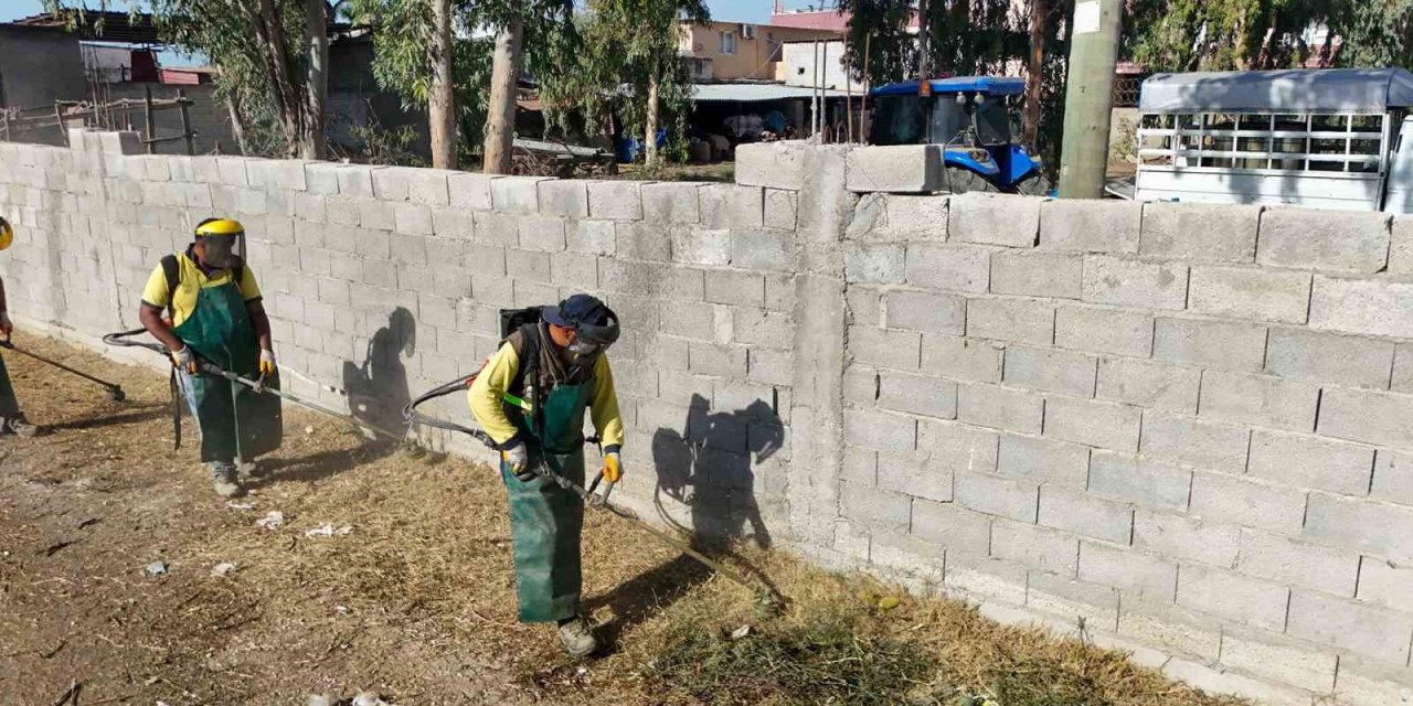 Tarsus’ta Temizlik Çalışmaları Hız Kesmeden Sürüyor