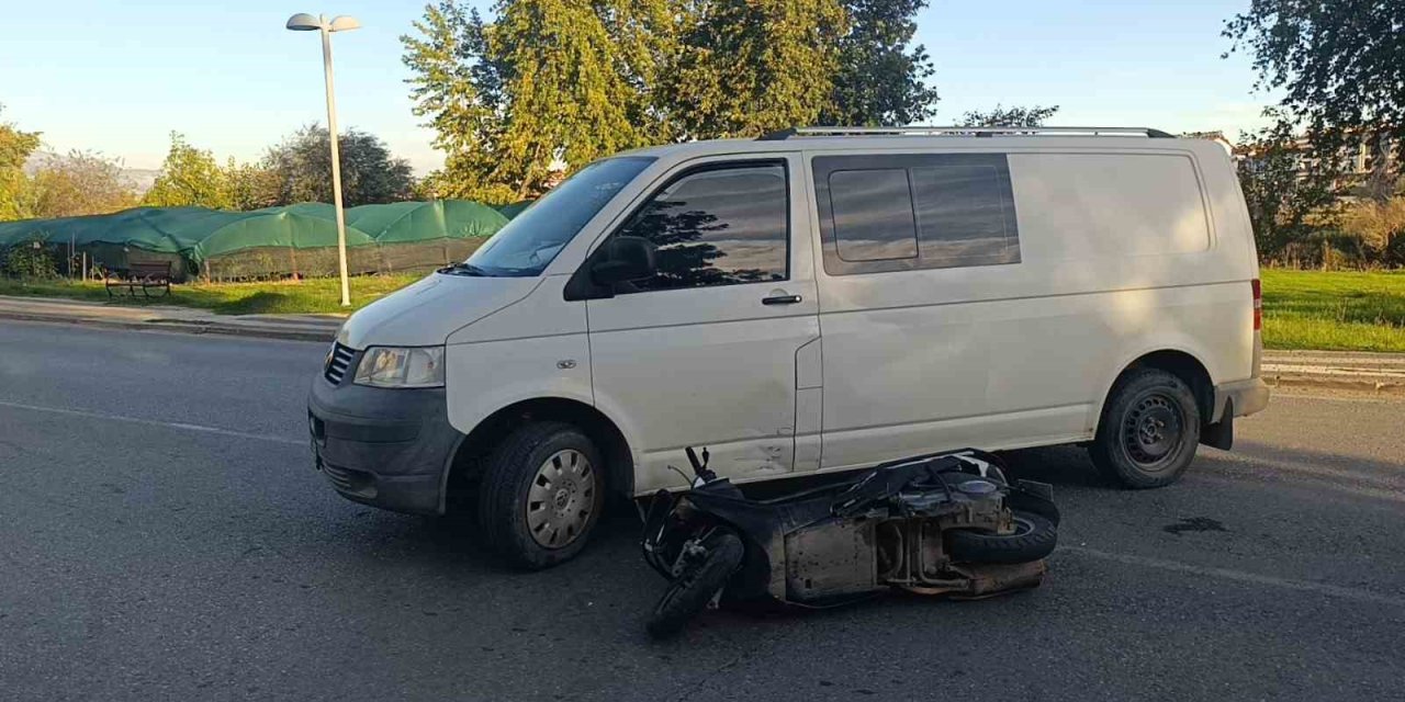 Kamyonet Sürücüsünün Dikkatsizliği Kazayı Beraberinde Getirdi: 1 Yaralı