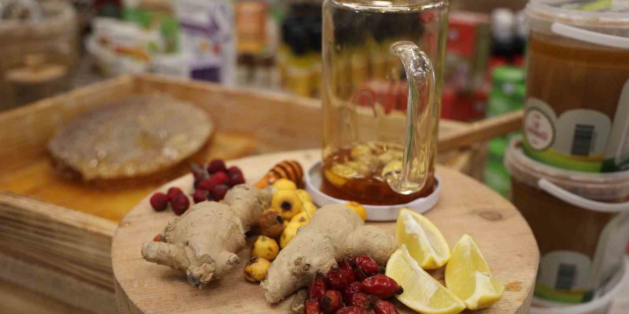 Boğaz Enfeksiyonuna Karşı Zencefil Ve Bal Karışımı