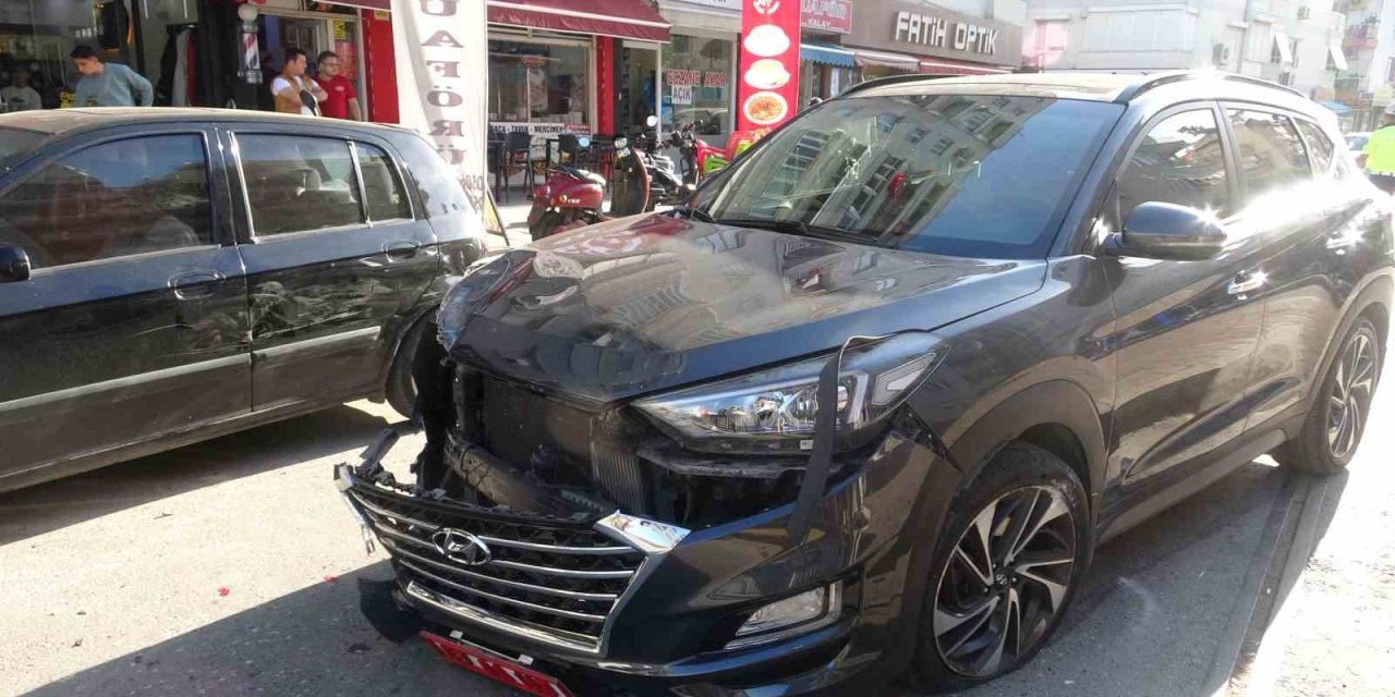 Muratpaşa Kaymakamı Trafik Kazasında Yaralandı