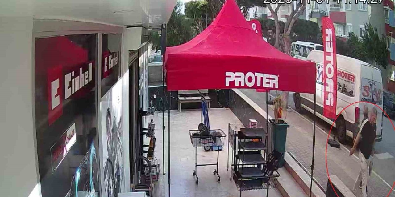 Yoldan Geçenlere Dehşeti Yaşatıp 1 Kişiyi Bıçaklamıştı, Adım Adım İzi Sürülerek Yakalandı