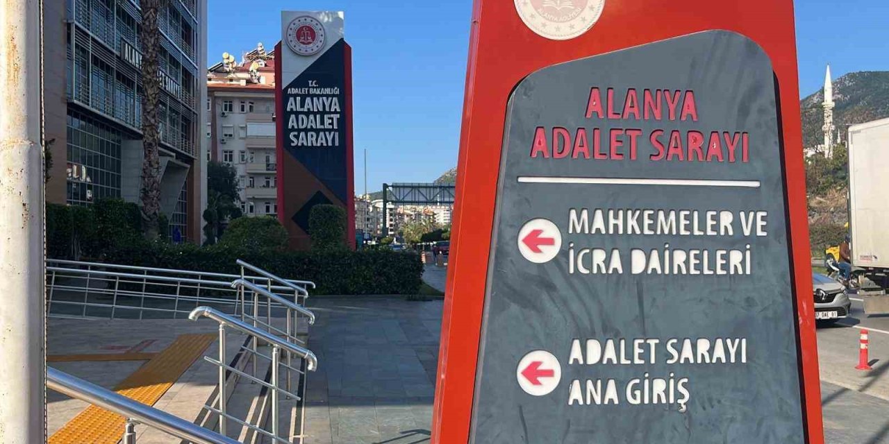 Alanya’da Sokakta Kadına Saldırıda Bulunan Şahıs Adliyeye Sevk Edildi