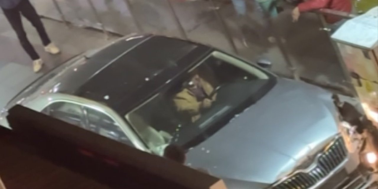 Kaldırıma Çıkıp 3 Kişiyi Yaralayan, Ters Yola Girip 5 Araca Çarpan Alkollü Sürücü Böyle Darbedildi