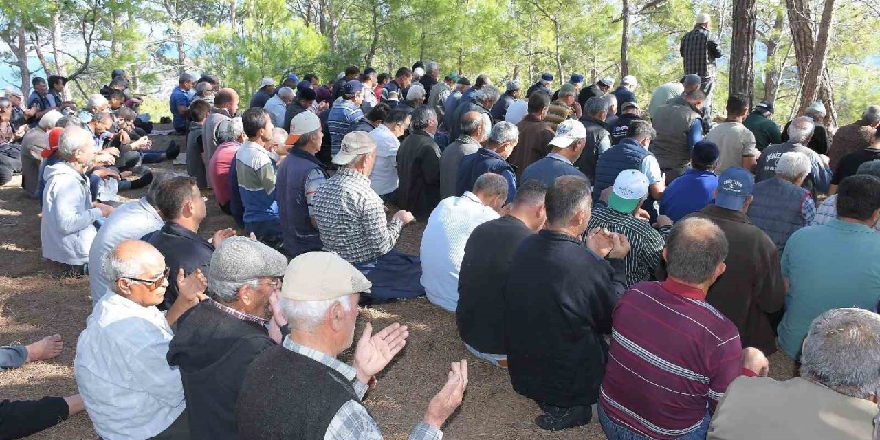 Bozyazı’da Asırlık ’yağmur Duası’ Geleneği Bu Yıl Da Devam Etti