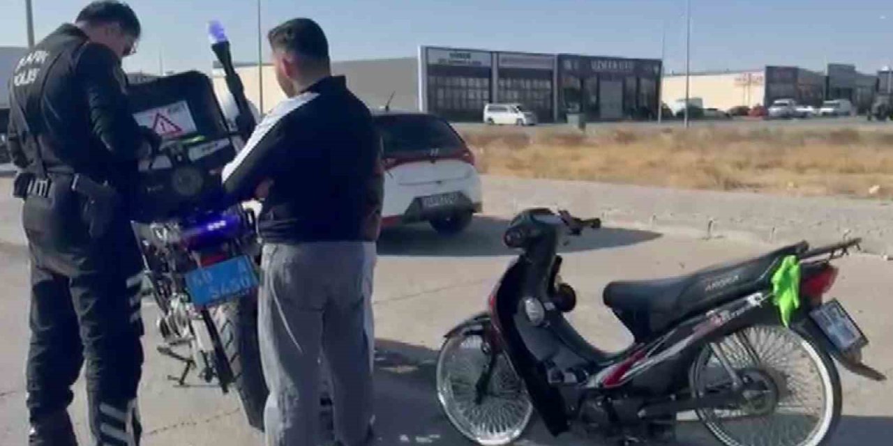 Abartı Egzozlu Motosiklet Sürücüsüne 9 Bin 267 Lira Ceza