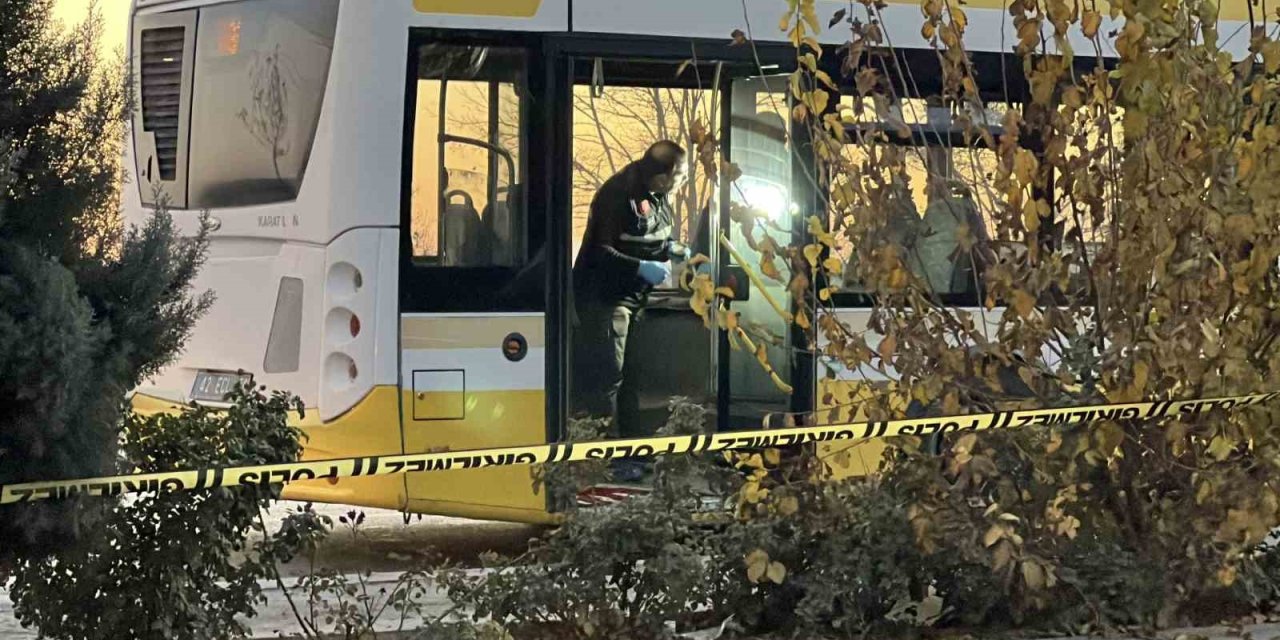 Otobüsteki Bıçaklamanın Sebebi ’yan Baktın’ Meselesi Çıktı