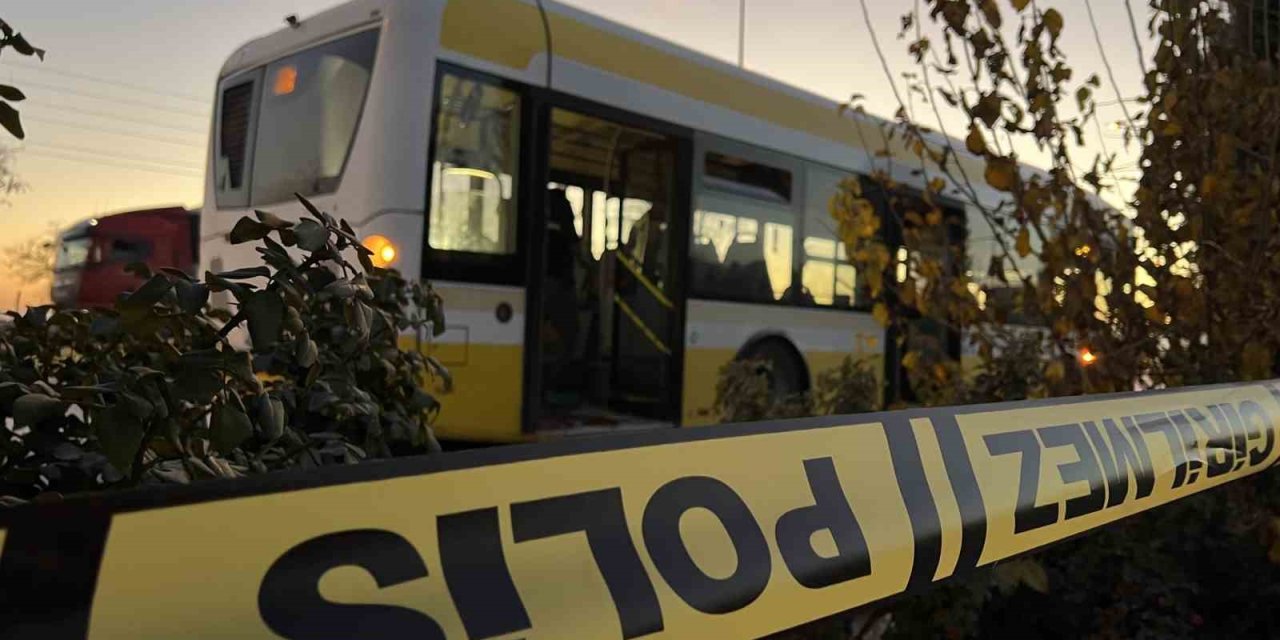 Otobüste Bıçaklanan Genç Hayatını Kaybetti