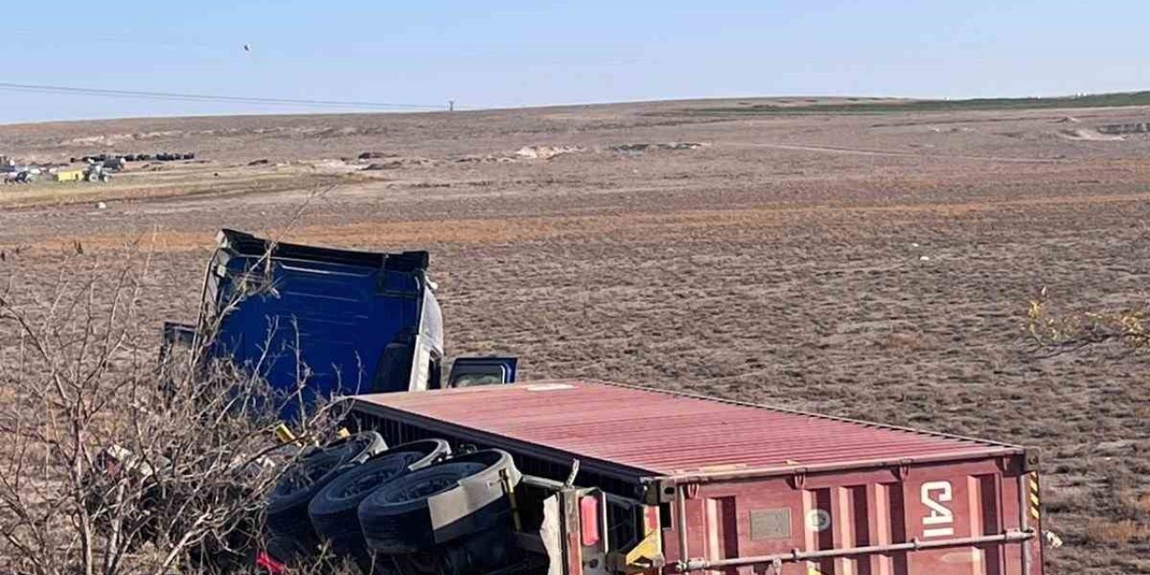 Karapınar’da Çekici Devrildi: 1 Yaralı