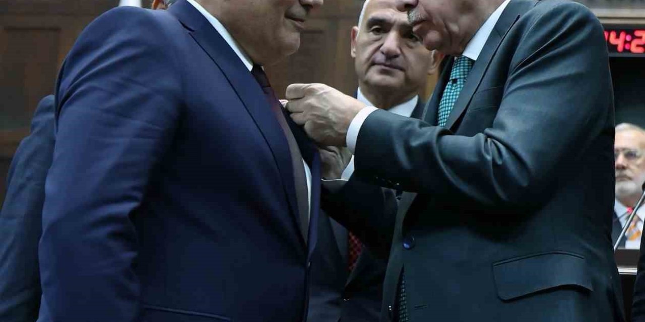 Chp’den İstifa Eden Aksu Belediye Başkanı Yıldırım Ak Parti’ye Katıldı