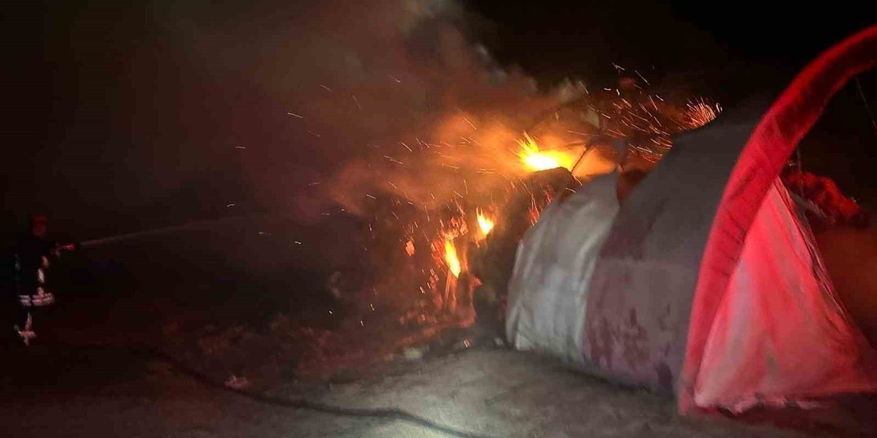 Kulu’da Bahçedeki Saman Balyaları Alev Alev Yandı