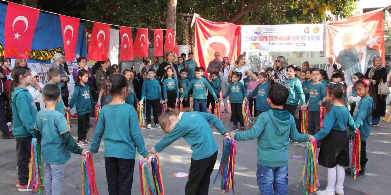 Mersin’de Dünya Çocuk Hakları Günü Renkli Etkinliklerle Kutlandı