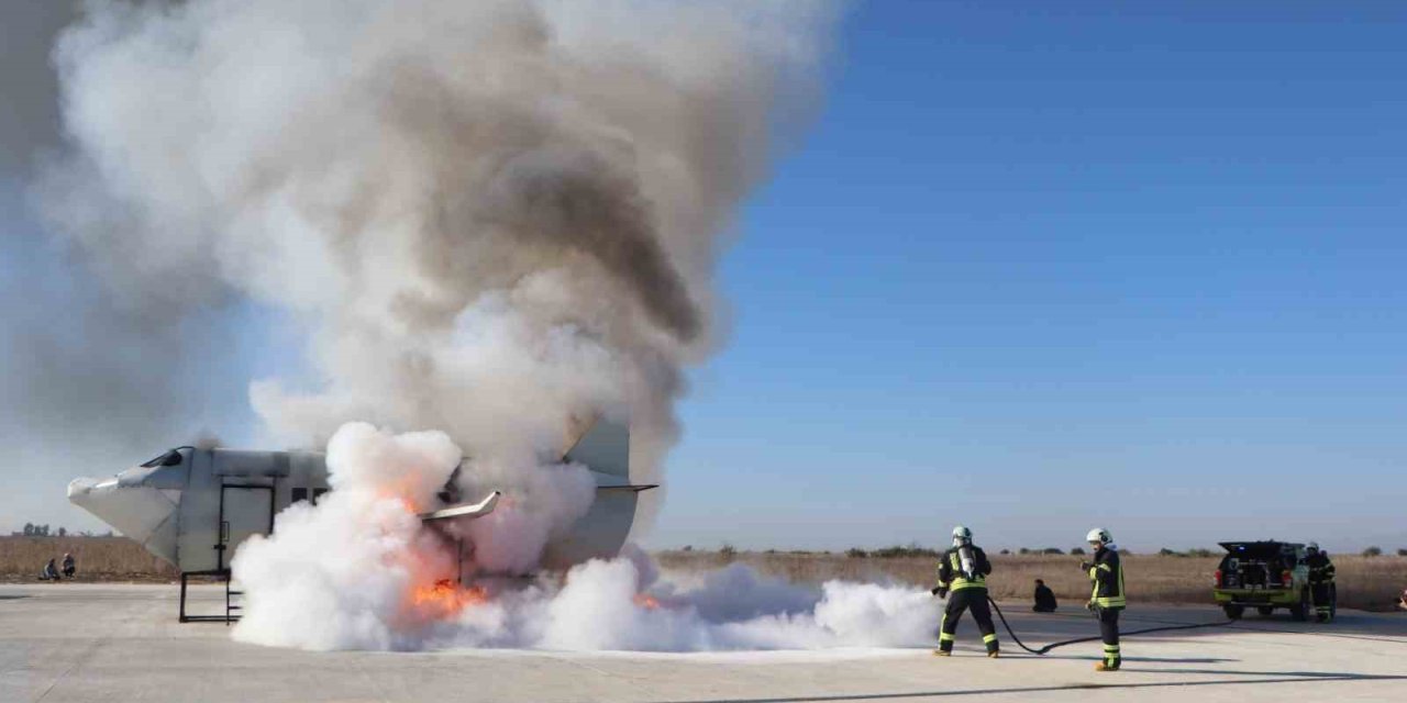 Çukurova Havalimanı’nda Uçak Kazası Tatbikatı Gerçeğini Aratmadı