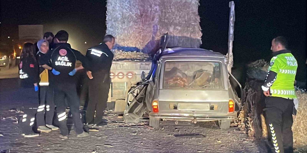 Karaman’da Otomobil Tıra Ok Gibi Saplandı: Karı-koca Hayatını Kaybetti