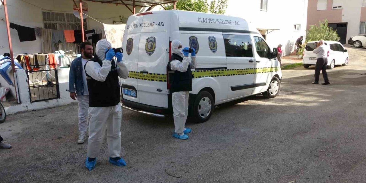 Antalya’da Mahalleyi Koku Sarınca Öldüğü Ortaya Çıktı