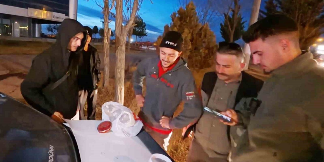 Aksaray’da Zehrinin Litresi 10 Milyon Dolar Olan Akrep Satışına Suçüstü Operasyon