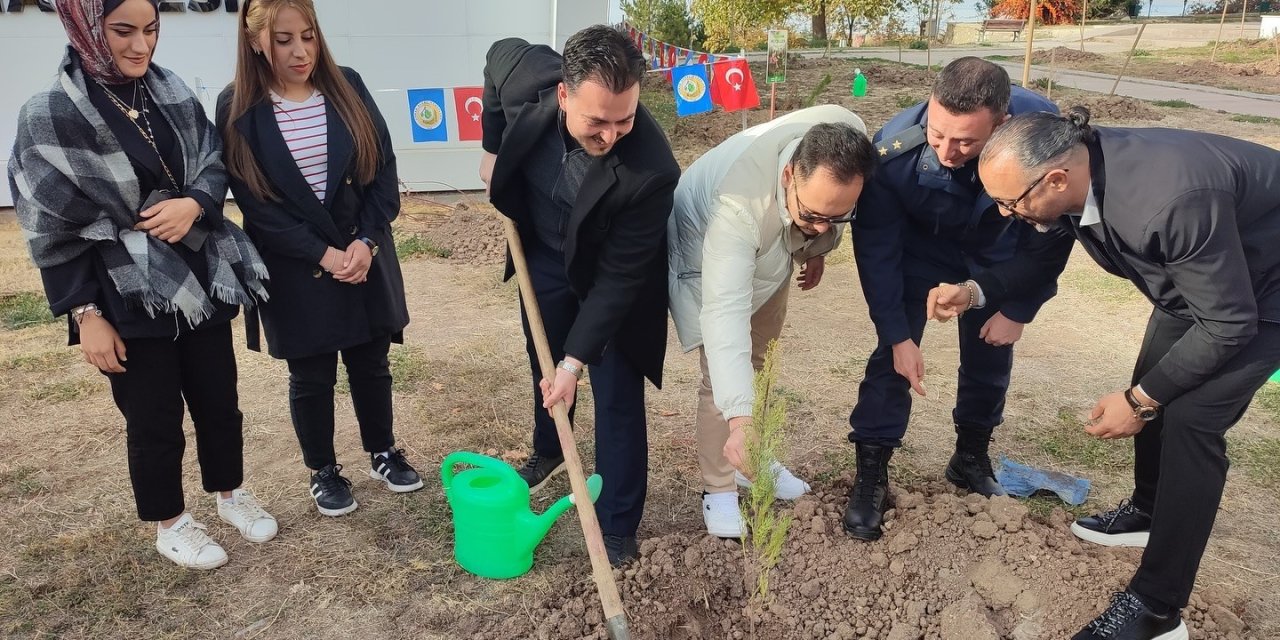 Beyşehir’de Fidanlar Gelecek İçin Toprakla Buluştu