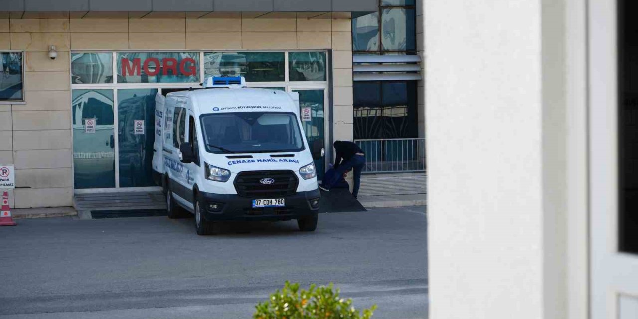 Kazada Yaşamını Yitiren Genç Kızın Cenazesi Gözyaşlarıyla Alındı