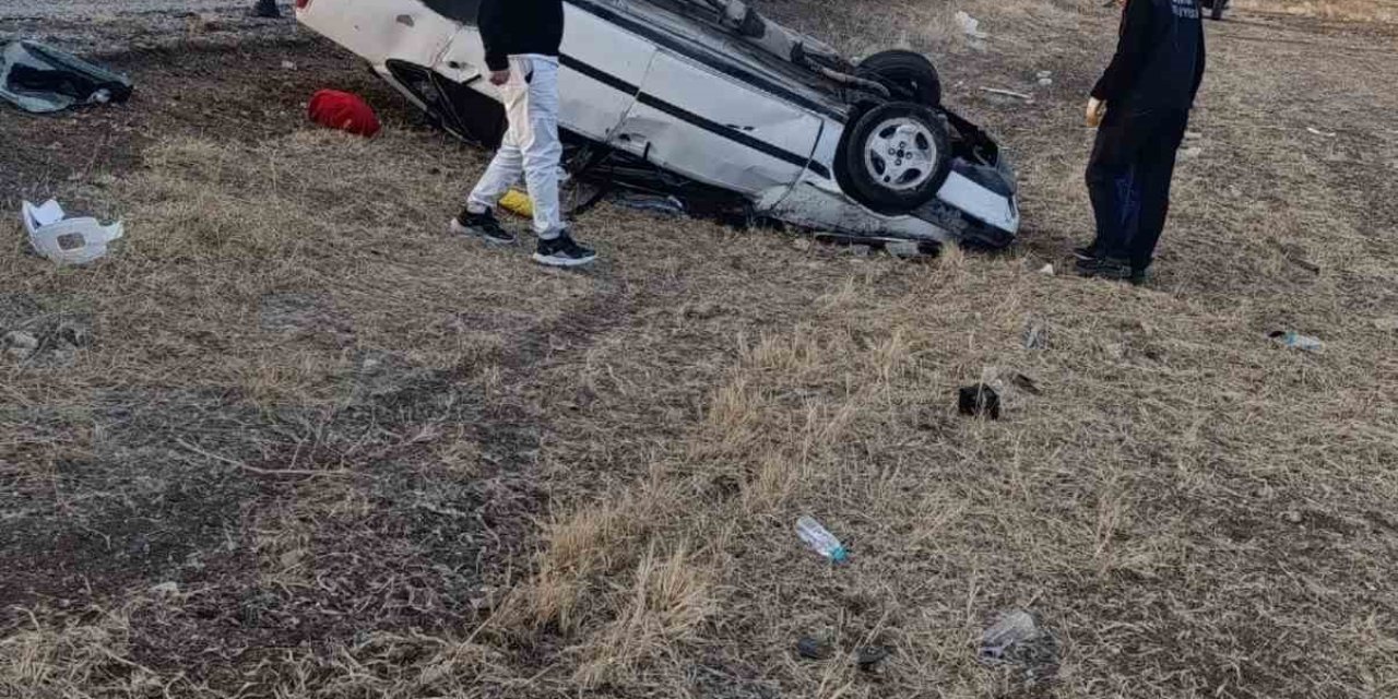 Konya’da Otomobil Araziye Devrildi: 5 Yaralı